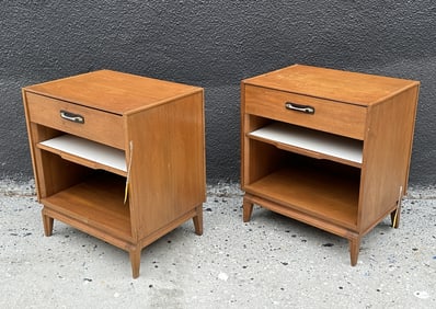 Pair of Midcentury Modern Nightstands with Drawer and Shelf, USA 1960s