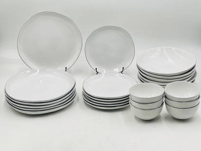 Costa Nova “Livia” White Stoneware Dinnerware Set – Portugal (24 Pieces): Sleek and minimalist with an artisanal twist, this 28-piece dinnerware set by Costa Nova (Portugal) offers timeless elegance for everyday dining or special occasions. The slightly irregular rim and so
