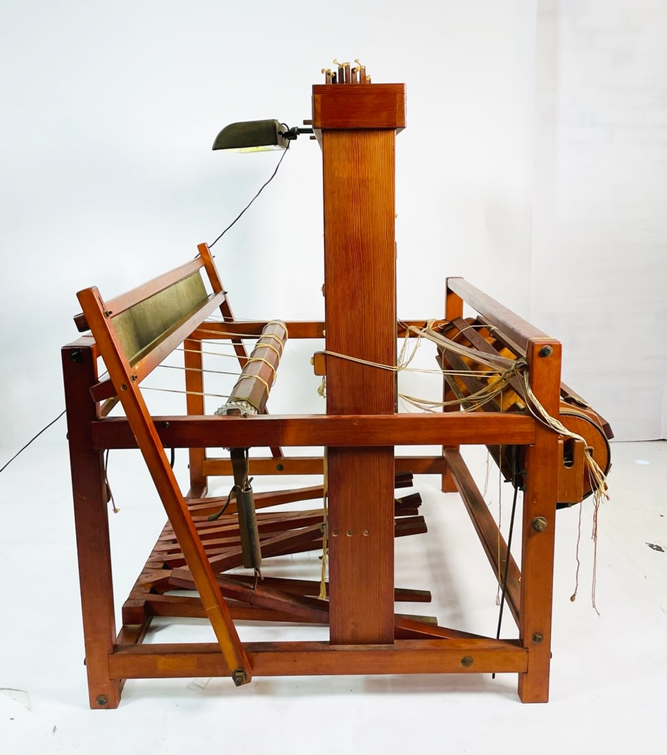 Burnham 10 Treadle, 10 harness, Jack Floor Loom. (1 of 14)