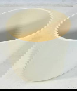 Large Ceramic Planter by Gainey Ceramics, Vernon California: Large ceramic planter designed and manufactured in the United States by Gainey ceramics of Vernon California.The piece has a cream glaze finish and it appears to be unused.Fully labeled to the undersi