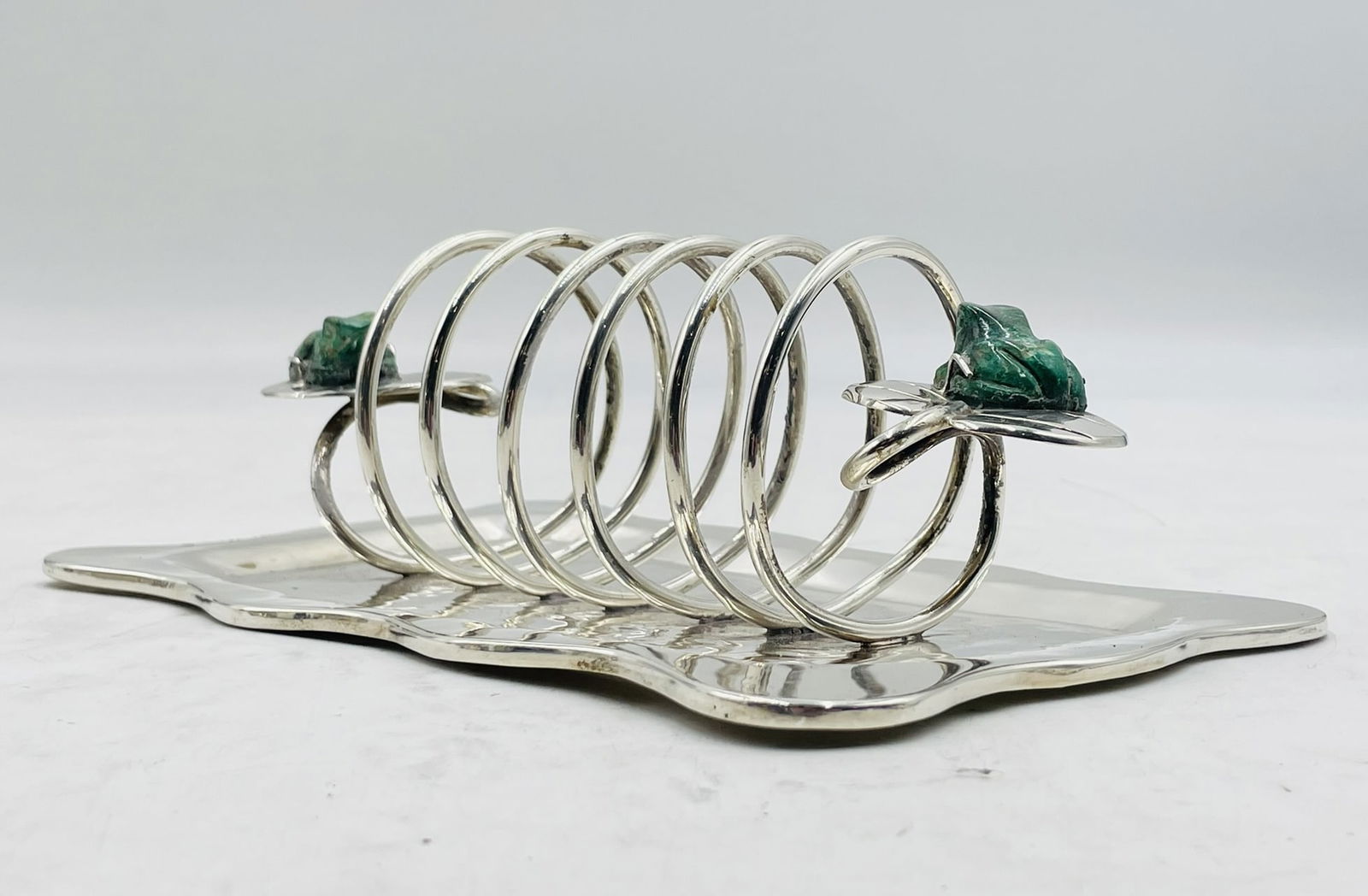 Emilia Castillo Silverplate Desk Organizer – Malachite Frog Detail, Mexico 1990: Charming silver-plated desk organizer by renowned Mexican designer Emilia Castillo, featuring sculptural frog figures inlaid with rich green malachite. Set on a wavy-edge rectangular tray, this whimsi