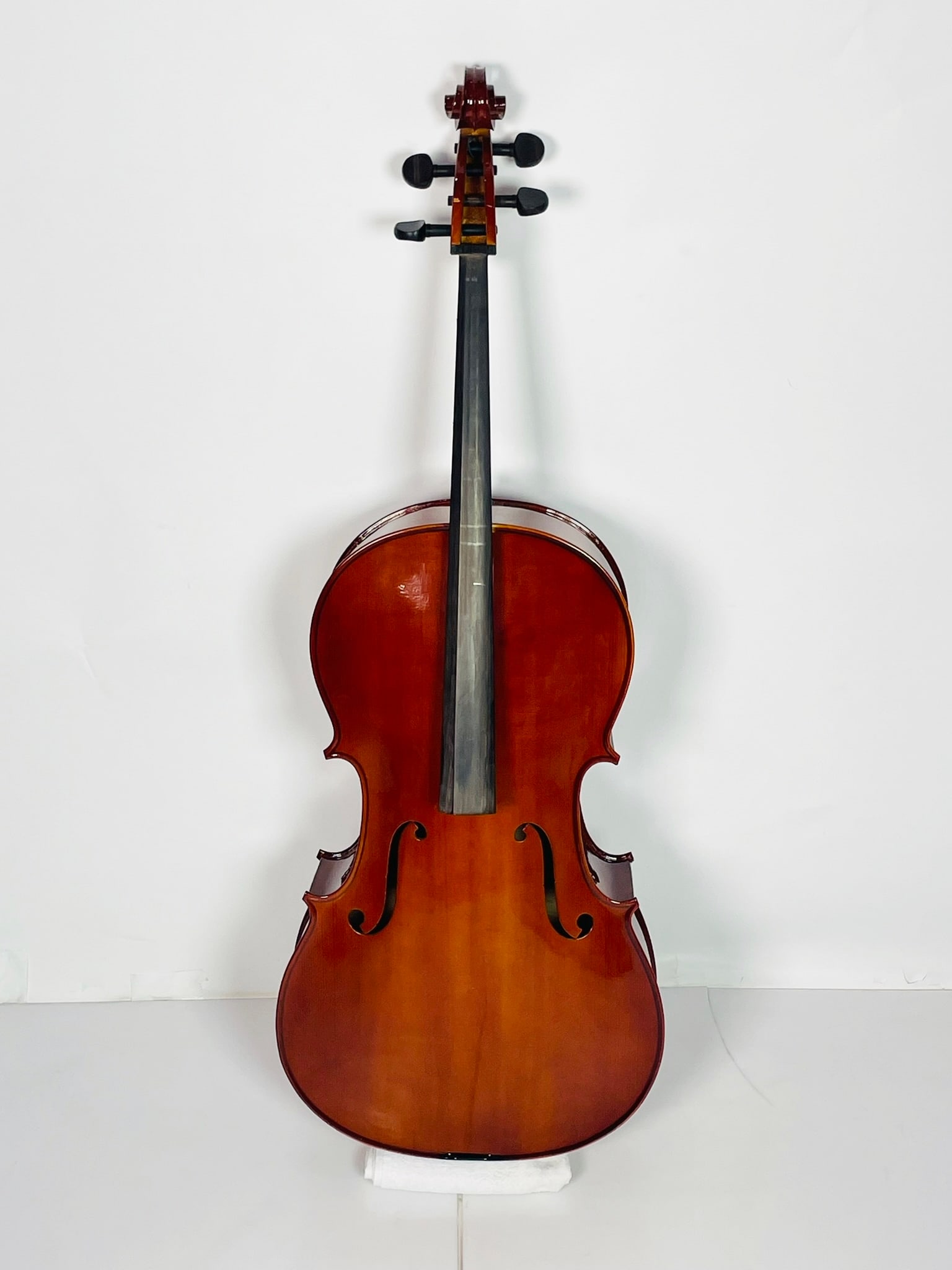 Vintage Palatino VC-750 Cello, With Bag and books, 48 inches High: Vintage Palatino VC-750 Cello, With Bag and books, 48 inches High. All items are sold as is. The auction house does not warrant authenticity on any specific piece. THERE ARE NO RETURNS.Non of the Elec