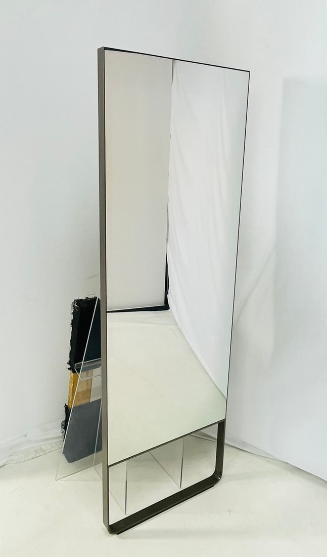 Lululemon The Mirror Interactive Smart Fitness Mirror, Model One (1 of 15)