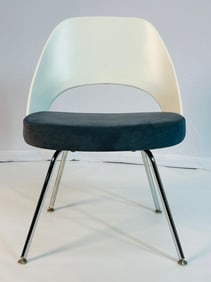 Eero Saarinen Executive Chair for Knoll, Labeled.