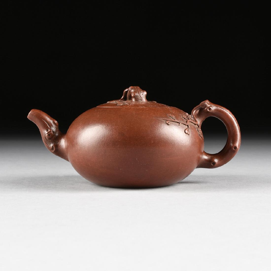 A CHINESE RED STONEWARE TEAPOT, YIXING PROVENCE, (1 of 7)
