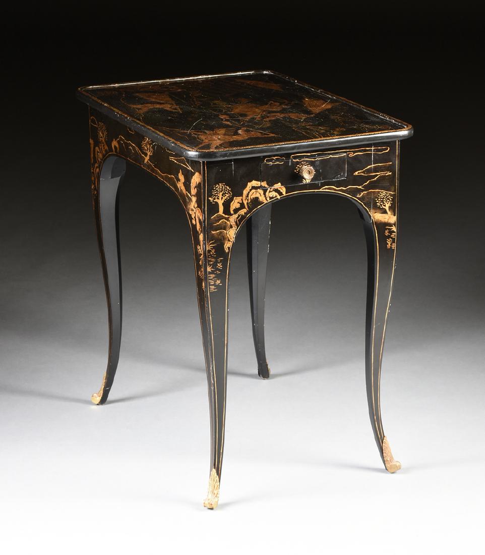 A VINTAGE CHINOISERIE PARCEL GILT BLACK LACQUER TRAY (1 of 11)
