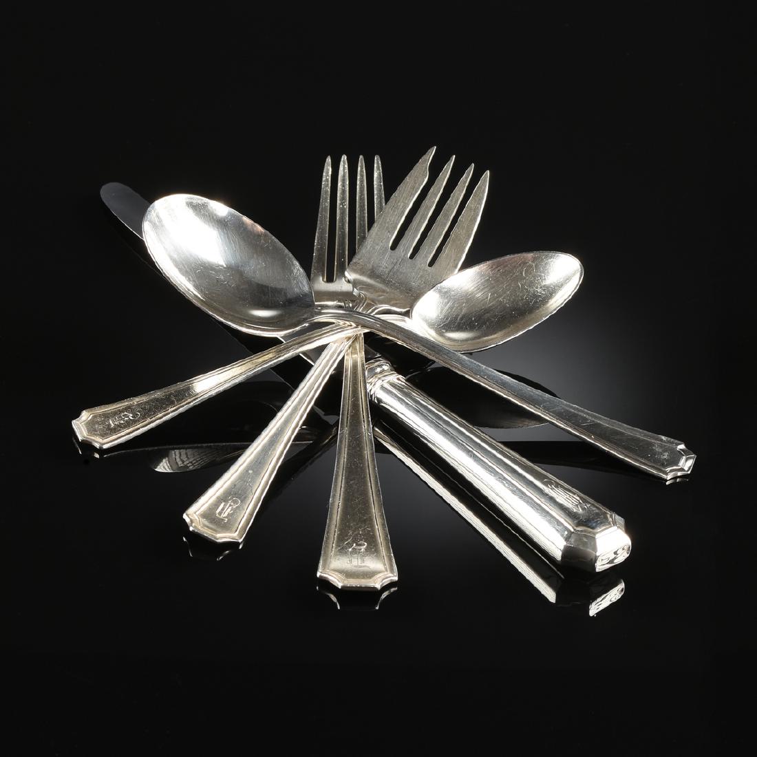 AN ASSEMBLED SET OF TWENTY-FOUR FIVE PIECE PLACE (1 of 7)