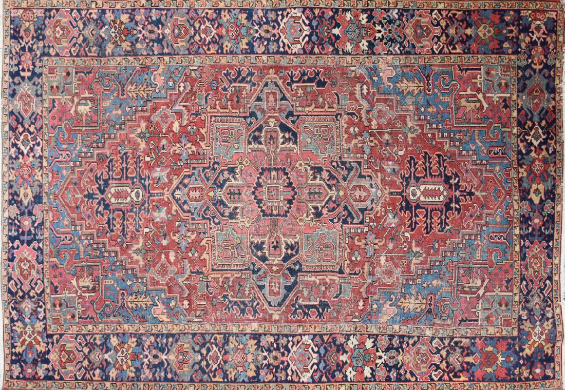 AN ANTIQUE PERSIAN HAND WOVEN WOOL SERAPI HERIZ RUG, (1 of 9)