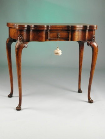 A QUEEN ANNE STYLE BURLED WALNUT GATE-LEG games tab