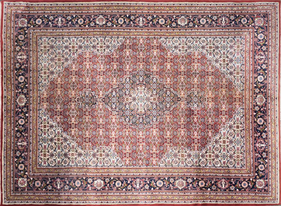 AN INDIAN HAND KNOTTED WOOL TABRIZ STYLE RUG, LATE 20TH (1 of 10)