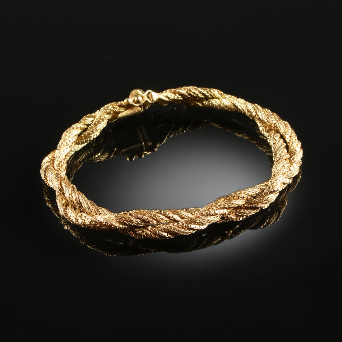 AN 18K YELLOW GOLD LADY'S BRACELET, (1 of 3)