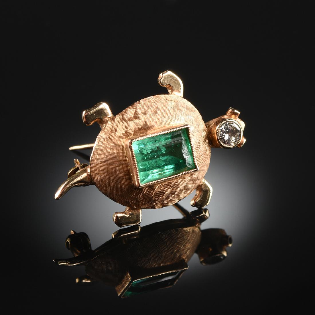 A LADY'S VINTAGE 14K YELLOW GOLD GEM SET TURTLE BROOCH, (1 of 2)