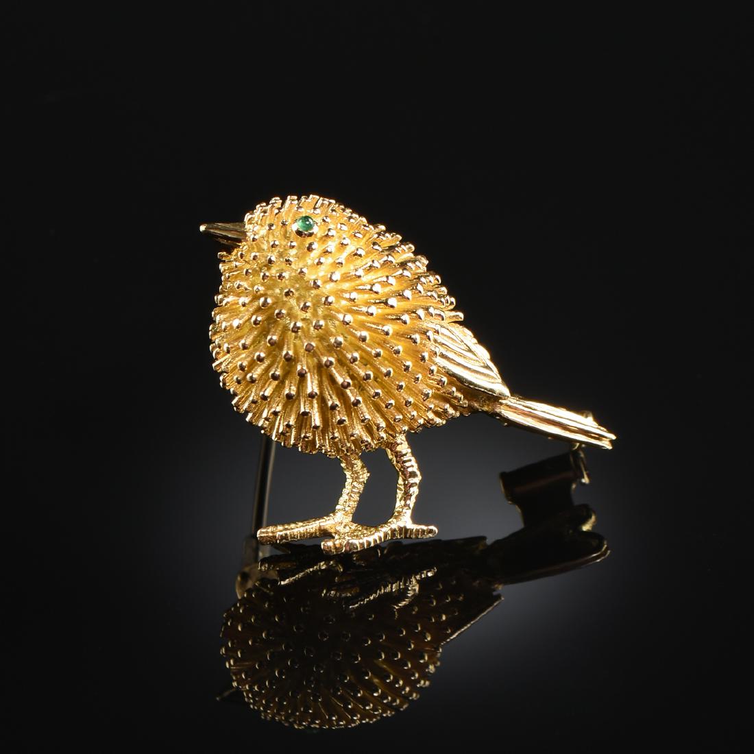 AN 18K YELLOW GOLD AND EMERALD PIN, TIFFANY & CO., (1 of 2)