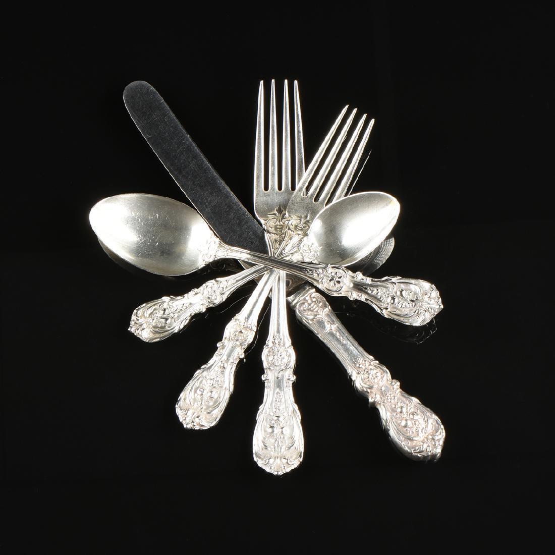 A SET OF ONE HUNDRED TWENTY-FOUR PIECES OF REED & (1 of 4)