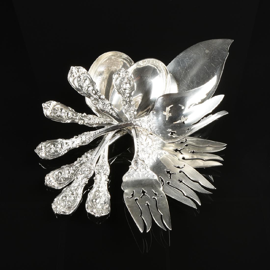 A SET OF SEVEN REED & BARTON STERLING SILVER FLATWARE (1 of 5)