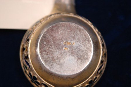 A RUSSIAN SILVER GILT PLIQUE A JOUR AND CLOISONNE  - 2