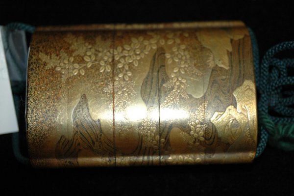 A FINE JAPANESE LACQUER FOUR CASE INRO of upright - 4