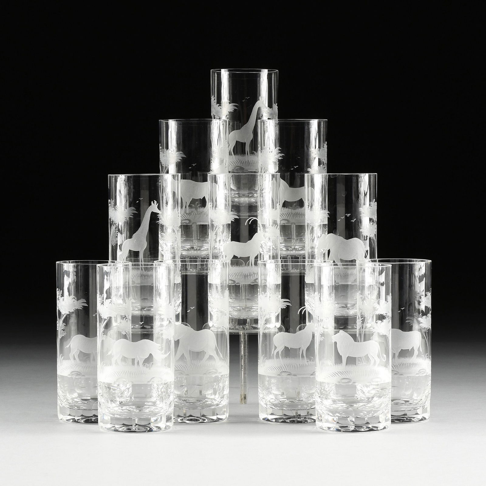 AN ASSEMBLED GROUP OF TWENTY-FIVE GLASSWARES, 2OTH (1 of 7)