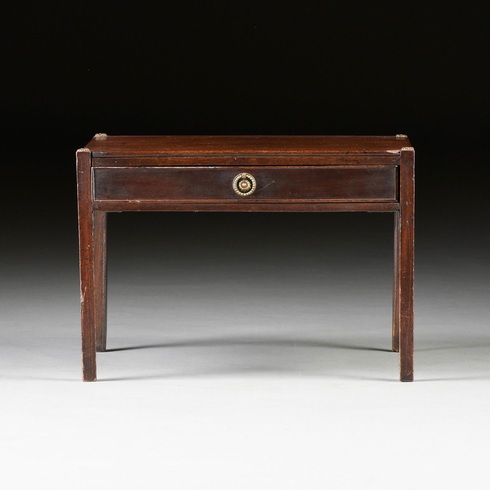 A GEORGE III MAHOGANY LOW SIDE TABLE, LATE 18TH/EARLY (1 of 6)