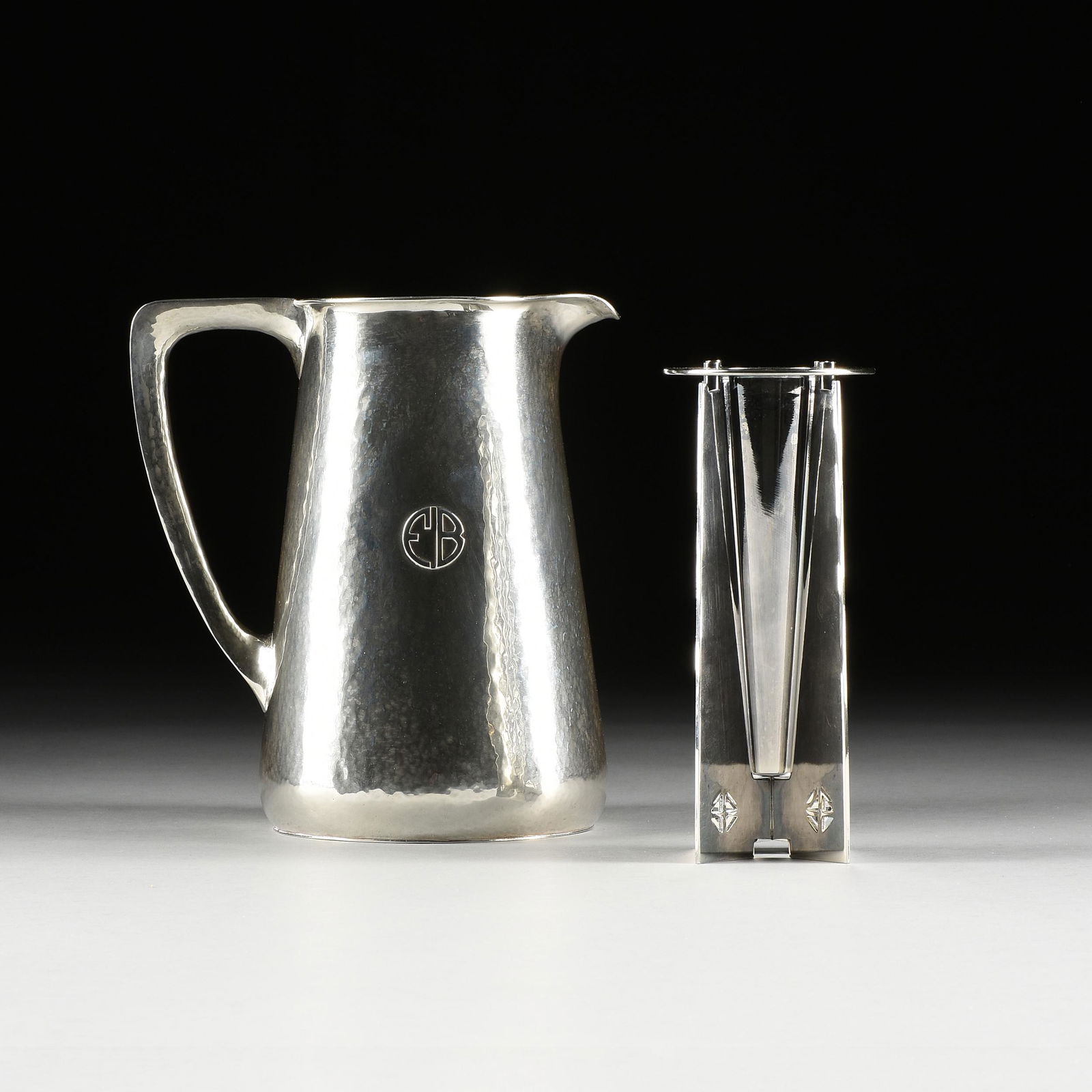 A GROUP OF TWO AMERICAN STERLING AND SILVERPLATE WARES, (1 of 13)