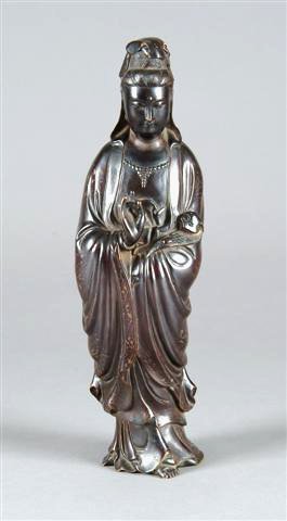 AN ANTIQUE CHINESE SILVER WIRE INLAID BRONZE FIGUR: AN ANTIQUE CHINESE SILVER WIRE INLAID BRONZE FIGURE OF QUANYIN, 20th century, modeled in a standing position wearing long draping floral decorated robes, holding a ruyi scepter and her right hand in B