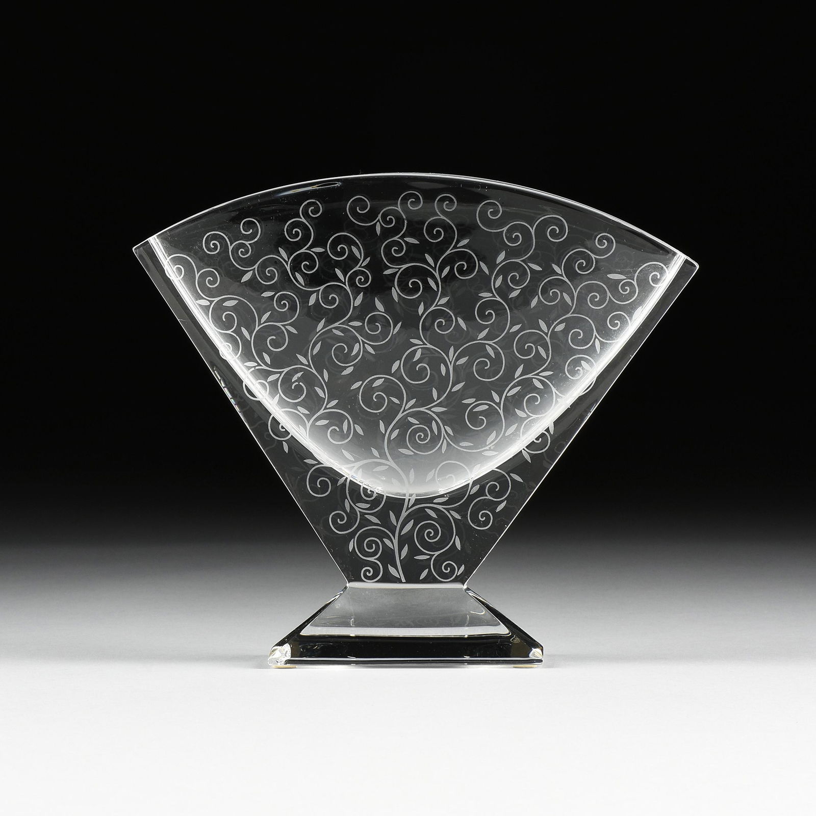 A BACCARAT CRYSTAL "RENDEZ-VOUS" VASE, SIGNED, MODERN, (1 of 3)