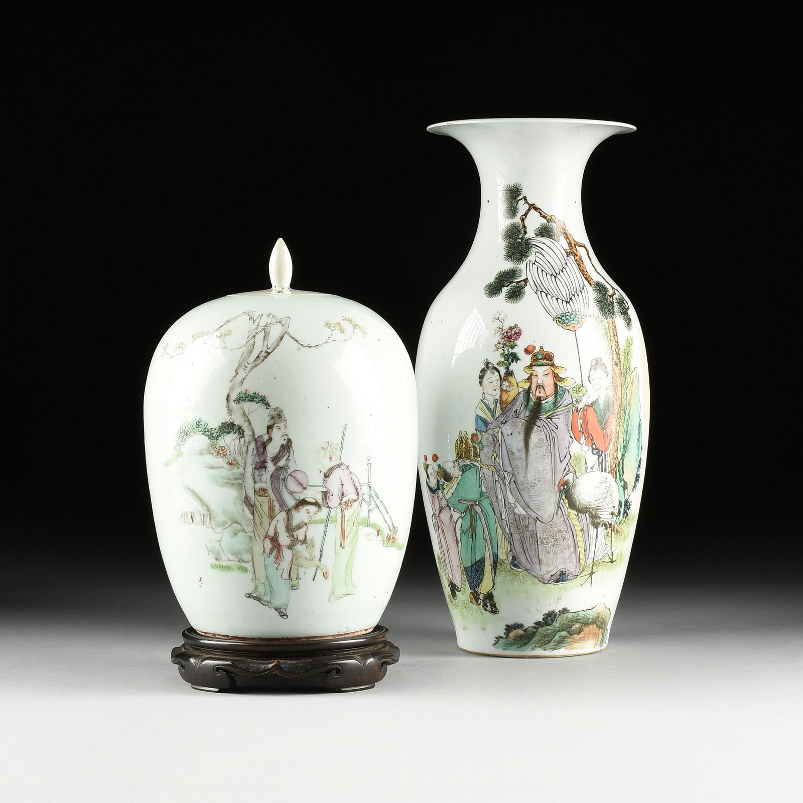 A GROUP OF TWO CHINESE FAMILLE ROSE PORCELAIN VASE AND (1 of 16)