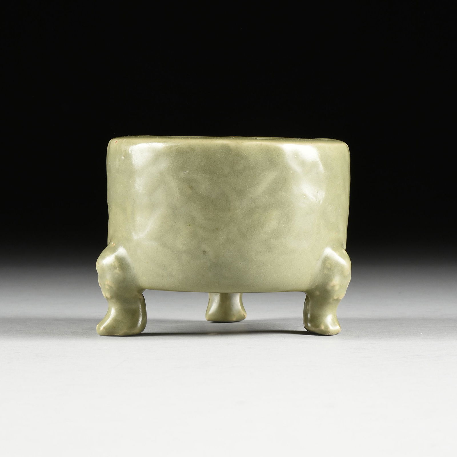 A CHINESE SONG DYNASTY STYLE TRIPOD CELADON BRUSH POT, (1 of 4)