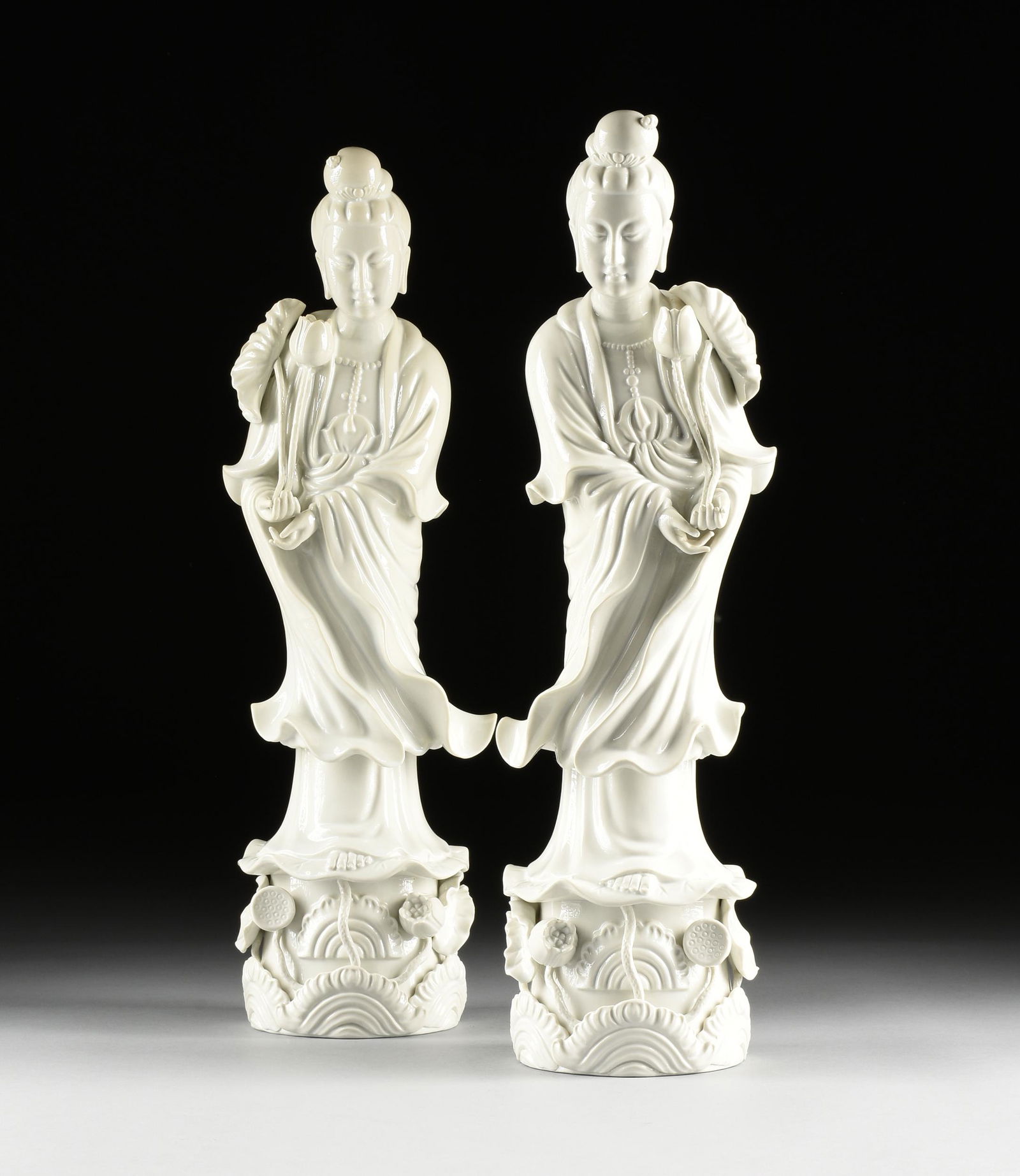 A PAIR OF QING DYNASTY STYLE BLANC DE CHINE PORCELAIN (1 of 14)