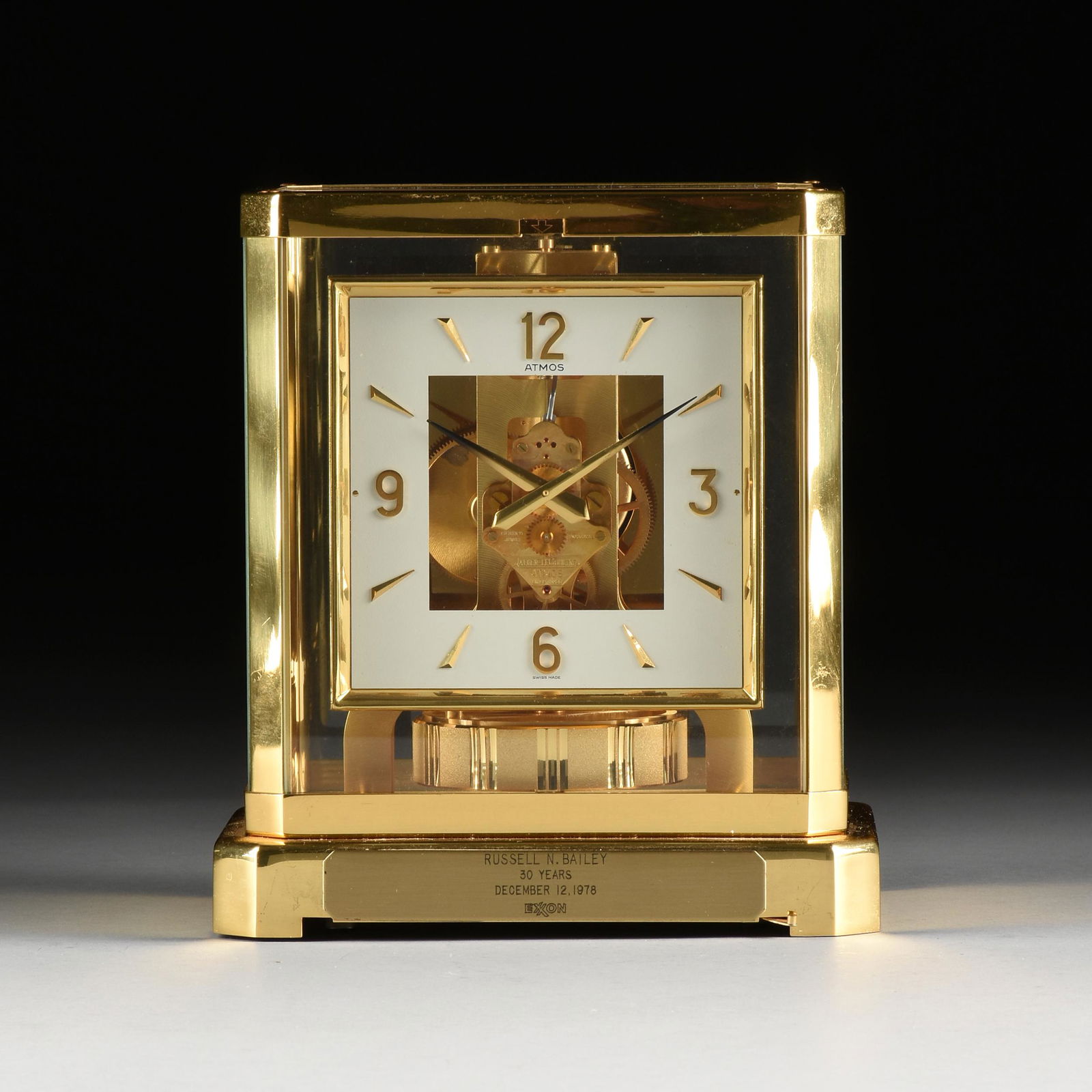 A JAEGER-LECOULTRE GLASS AND POLISHED BRASS ATMOS (1 of 6)