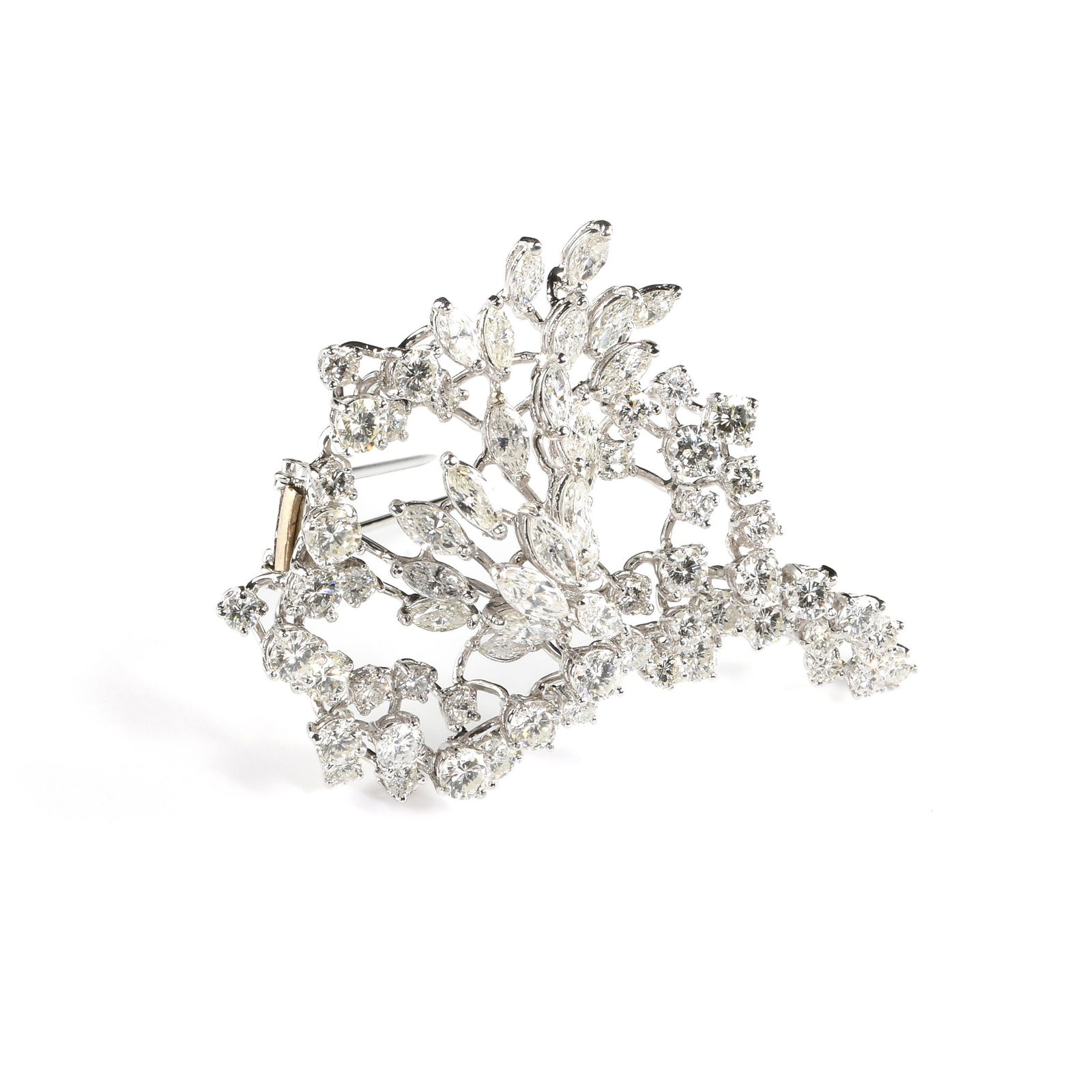 A 14K WHITE GOLD AND DIAMOND BROOCH, LEAFY CLUSTER (1 of 3)