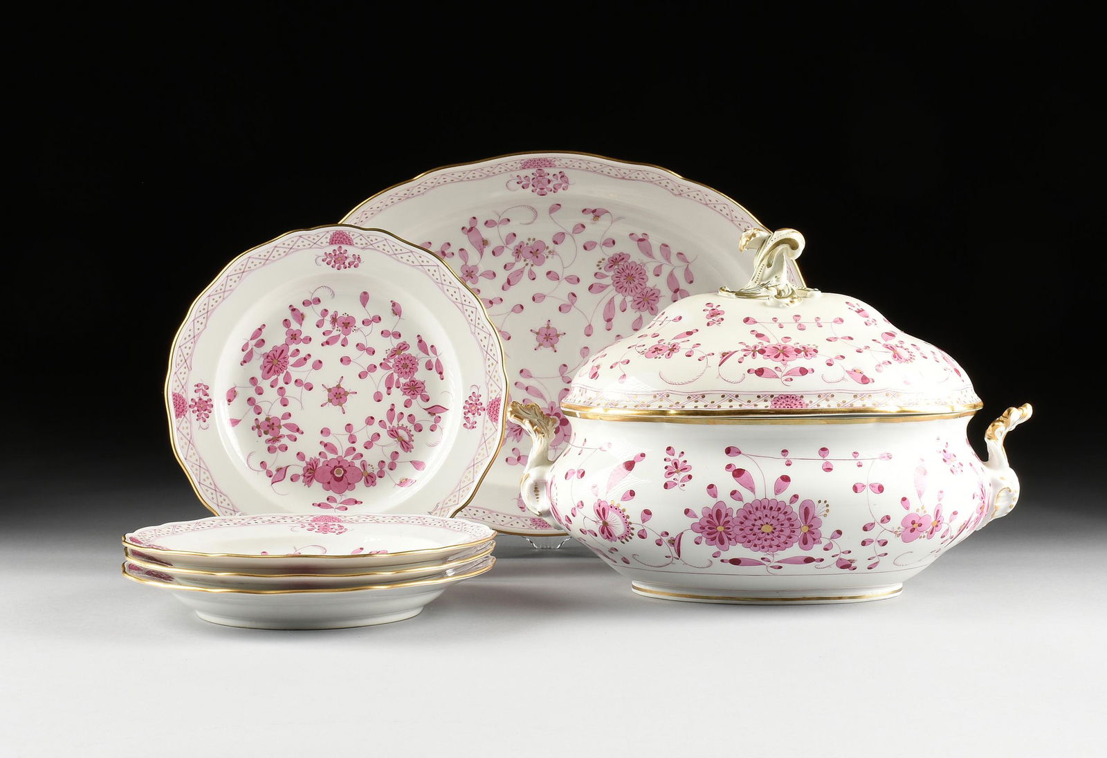 A SEVEN PIECE MEISSEN PURPLE "INDIAN FLOWERS" PORCELAIN (1 of 12)