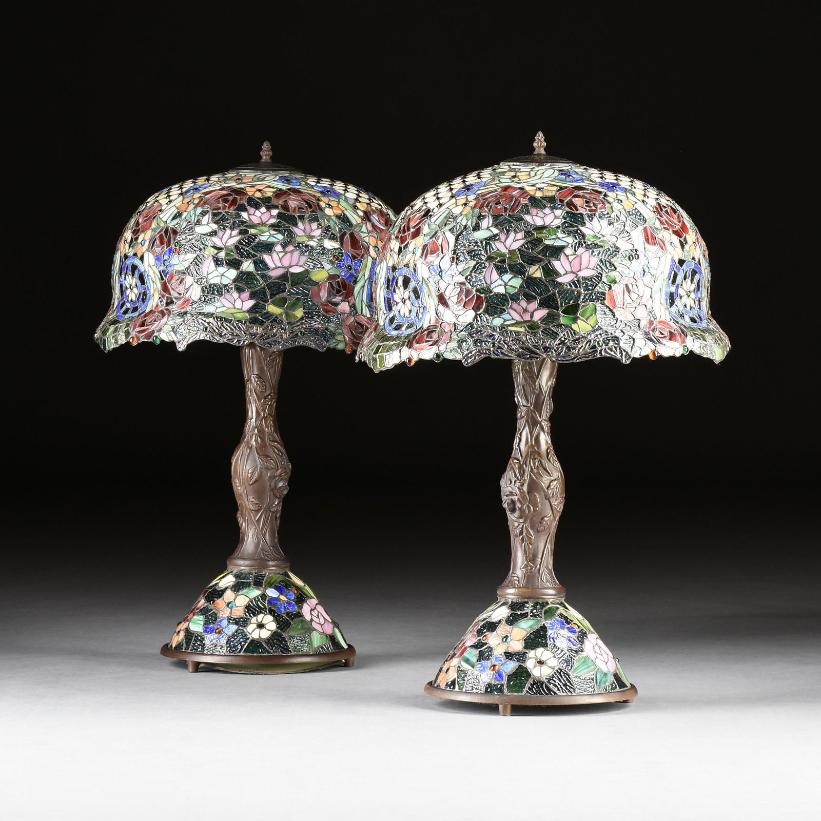 A PAIR OF ART NOUVEAU STYLE STAINED GLASS AND PATINATED METAL LAMPS, MODERN, (1 of 9)