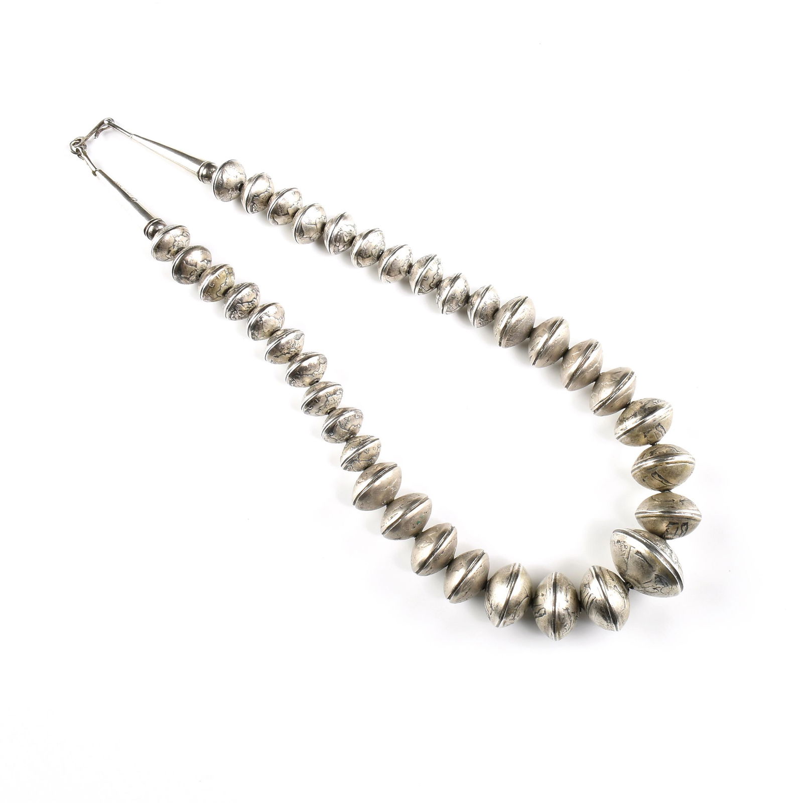 AN AMERICAN COIN SILVER CURRENCY NECKLACE, 1920s-1940s COIN DATES, 20TH CENTURY, (1 of 3)