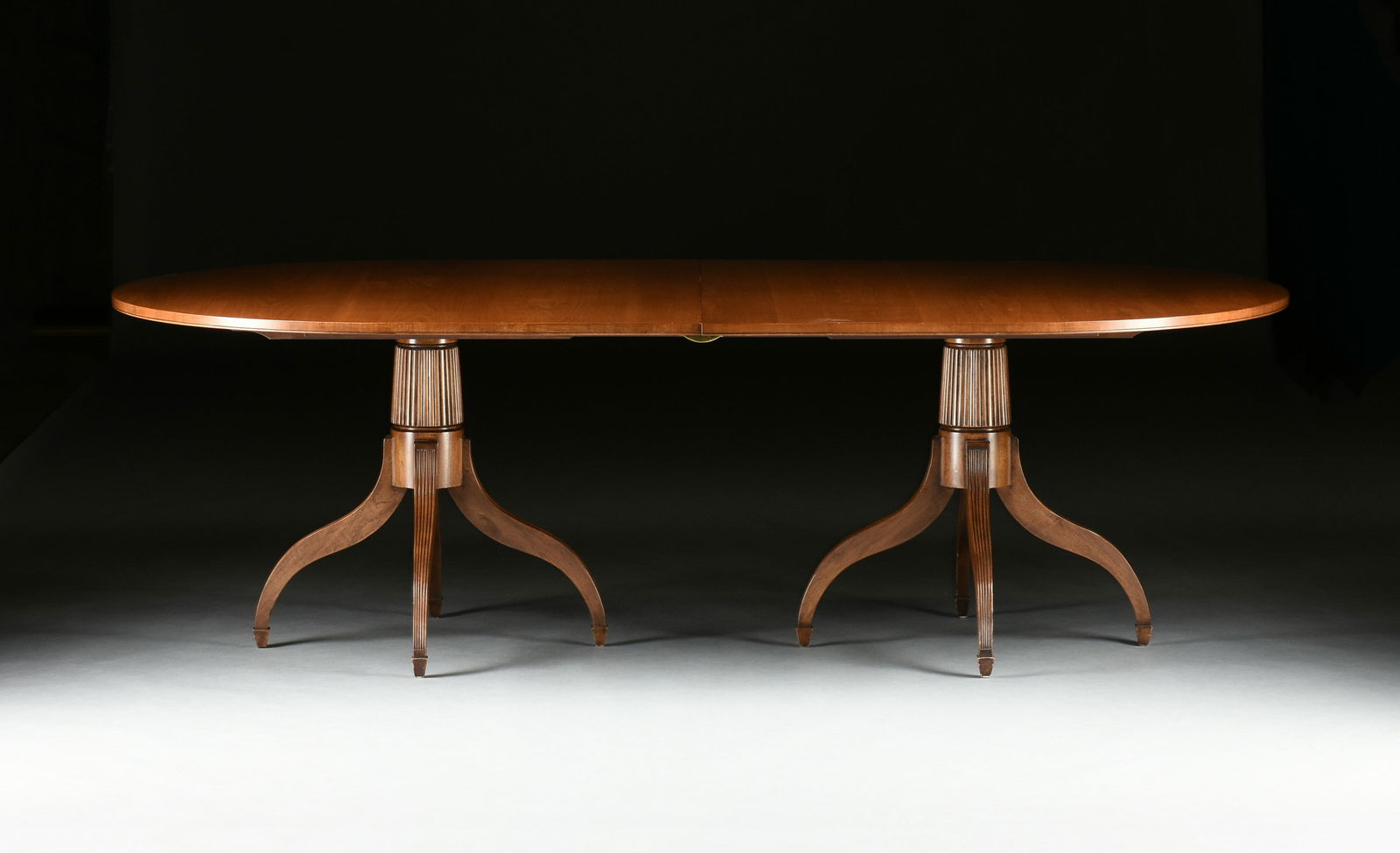 A HEPPLEWHITE STYLE MAHOGANY DOUBLE PEDESTAL DINING TABLE, 20TH CENTURY, (1 of 5)