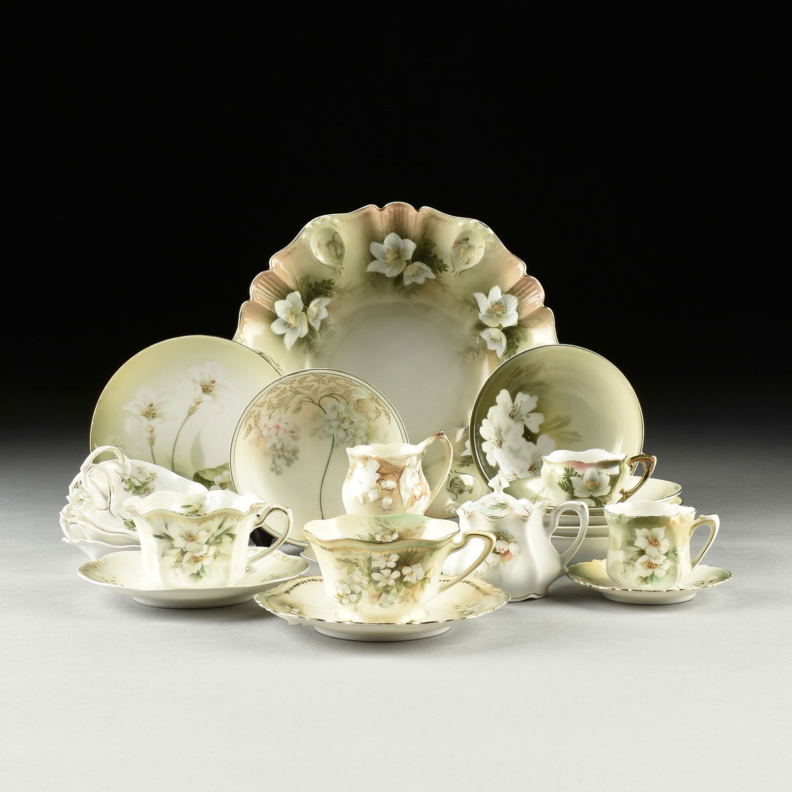 AN ASSORTMENT OF TWENTY-ONE R.S. PRUSSIA PORCELAIN DISHES, GERMAN, CIRCA 1910, (1 of 14)