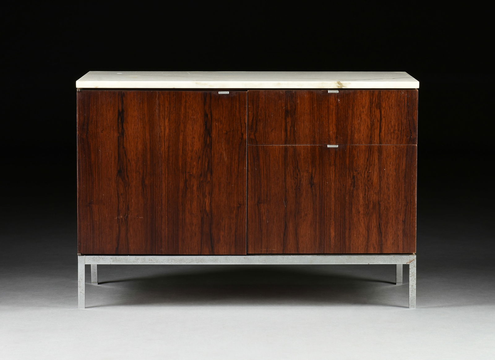 A VINTAGE "FLORENCE KNOLL" STYLE CALACATTA MARBLE TOP ROSEWOOD AND OAK CHROMED OFFICE CREDENZA, (1 of 10)