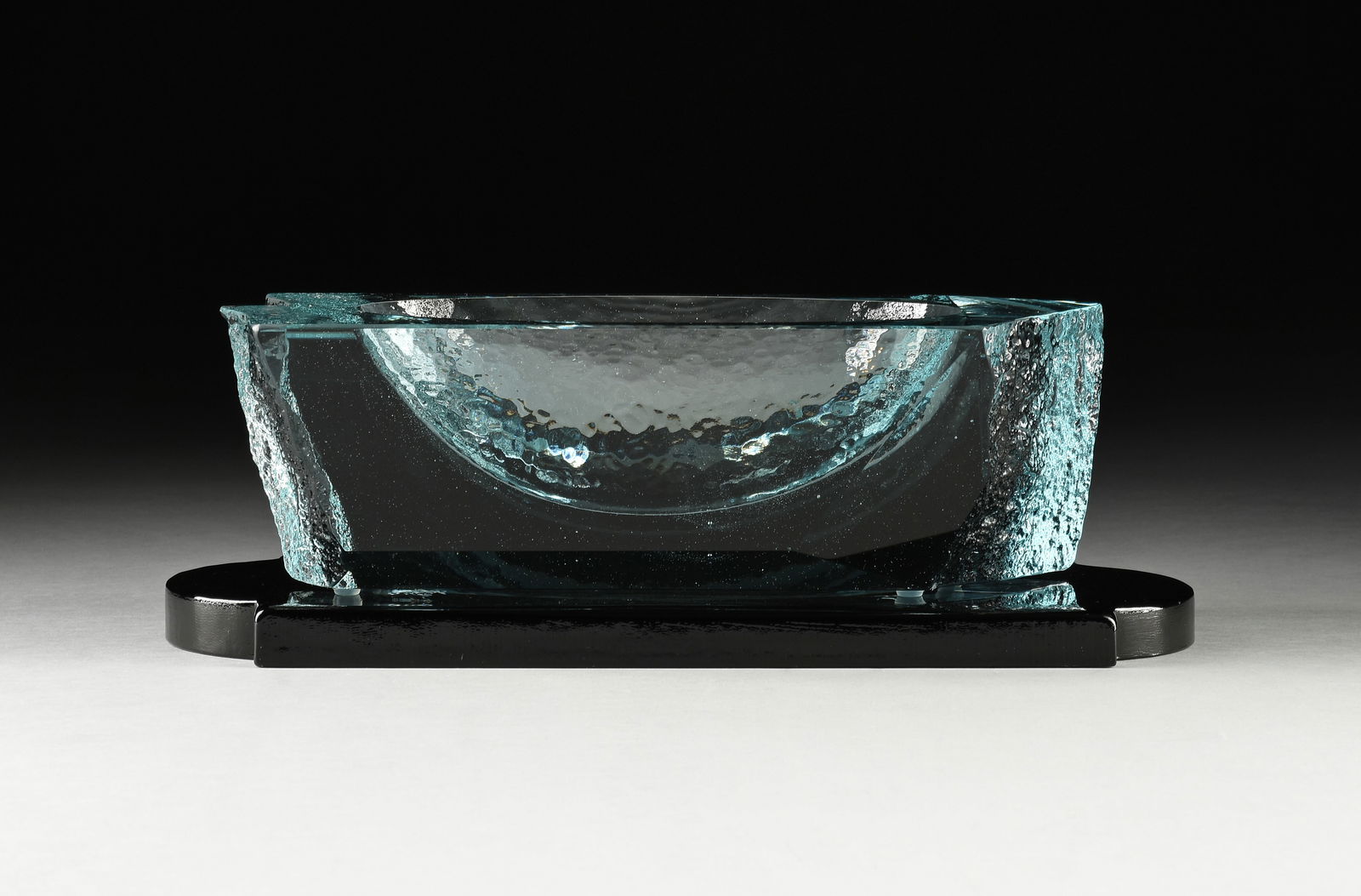 JOHN LEWIS (American b. 1942) AN ART GLASS CENTERPIECE, GLACIER SERIES, SIGNED, DECEMBER 1987, (1 of 6)