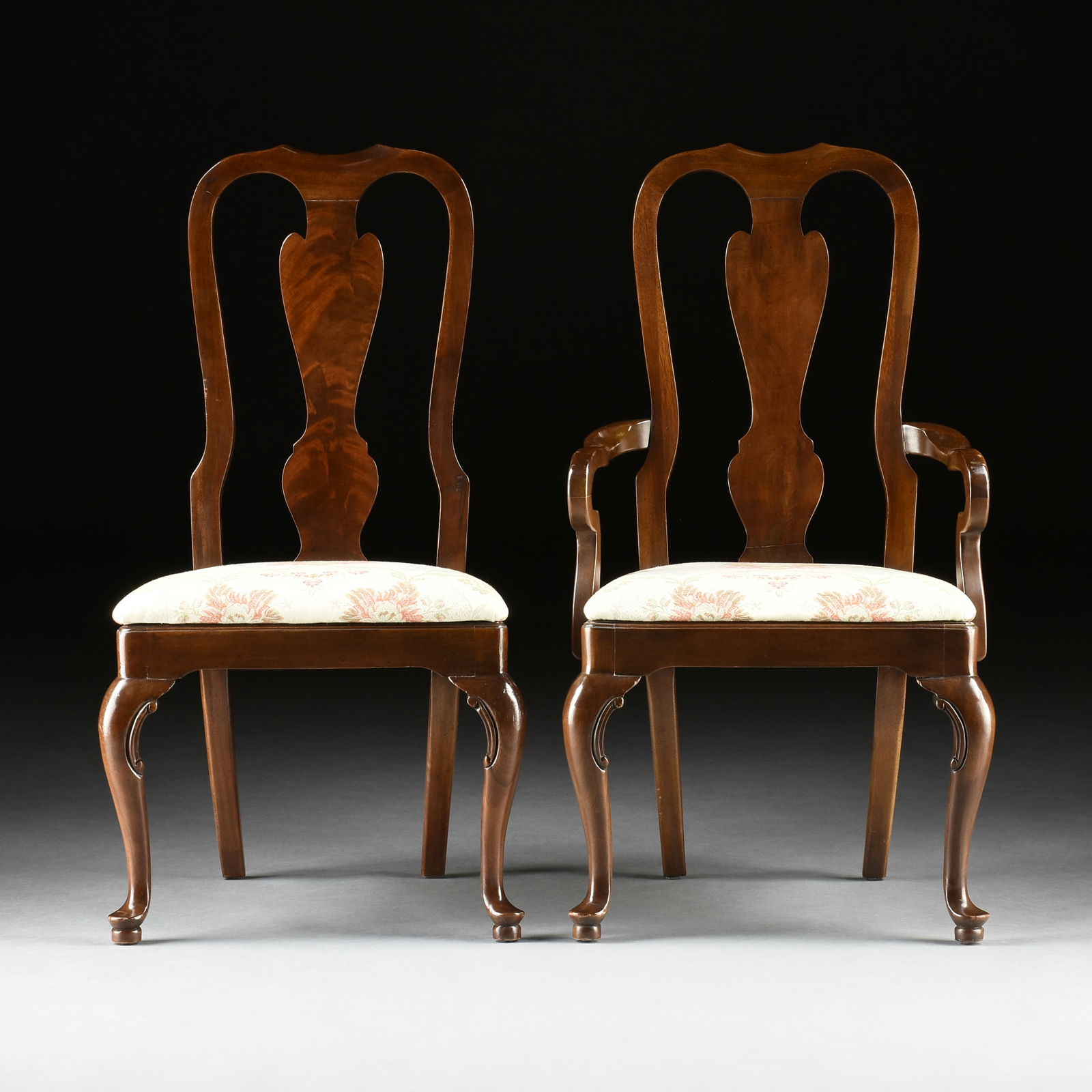 EIGHT AMERICAN DREXEL QUEEN ANNE DINING CHAIRS, WITH "FORGET-ME-NOT" DAMASK UPHOLSTERY, LATE 20TH (1 of 11)