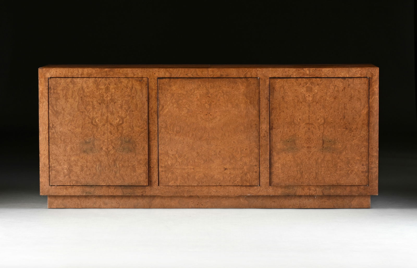 A MID CENTURY MODERN BURL ELM THREE DOOR CREDENZA, 1970s, (1 of 10)