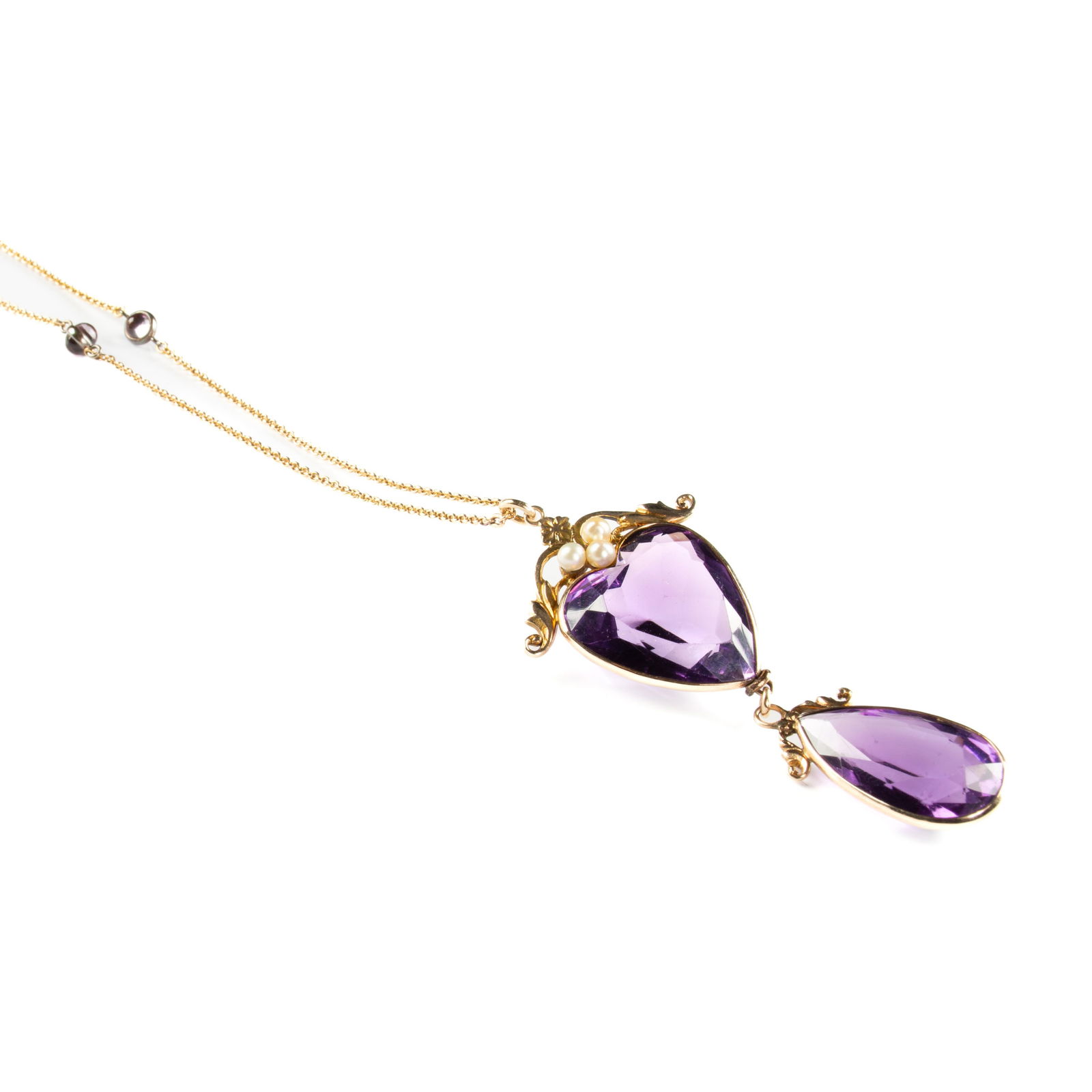 AN EDWARDIAN 14K YELLOW GOLD AMETHYST AND PEARL PENDANT NECKLACE, CIRCA 1900, a 14K yellow gold (1 of 6)