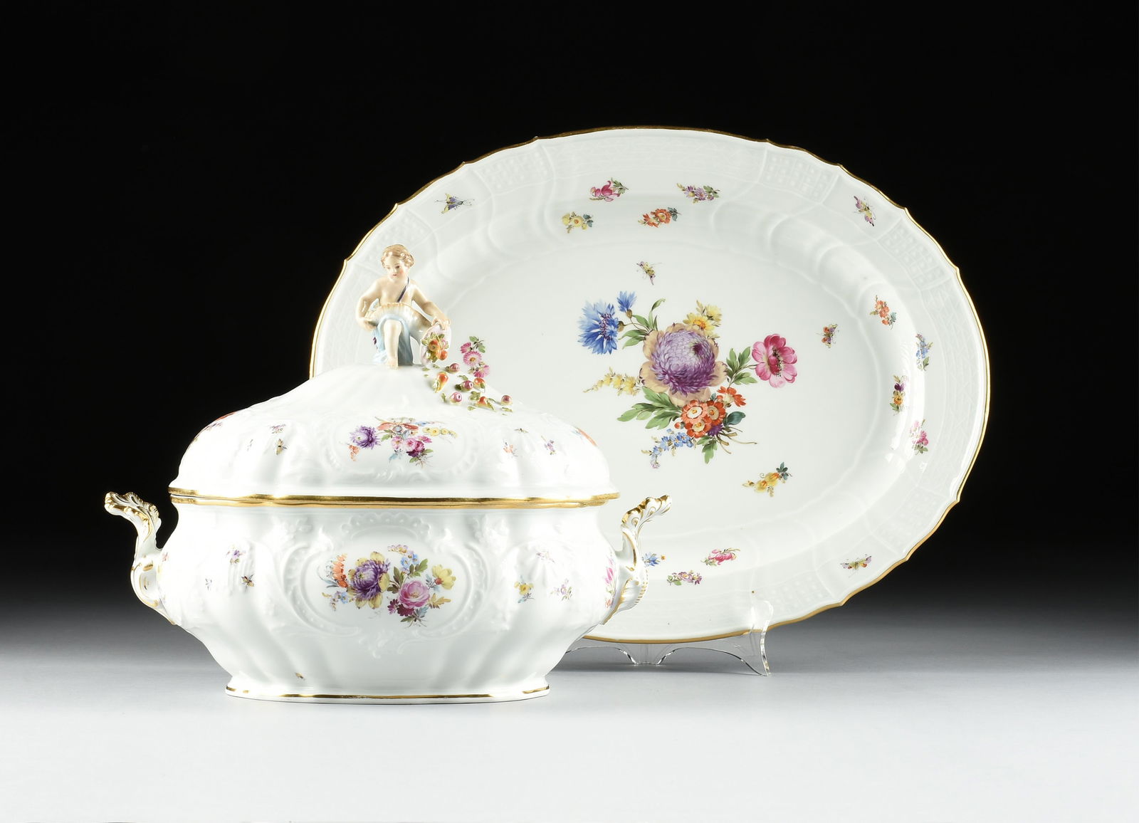 A MEISSEN TUREEN AND OVAL PLATTER, GERMAN, 19TH-20TH CENTURY, (1 of 8)