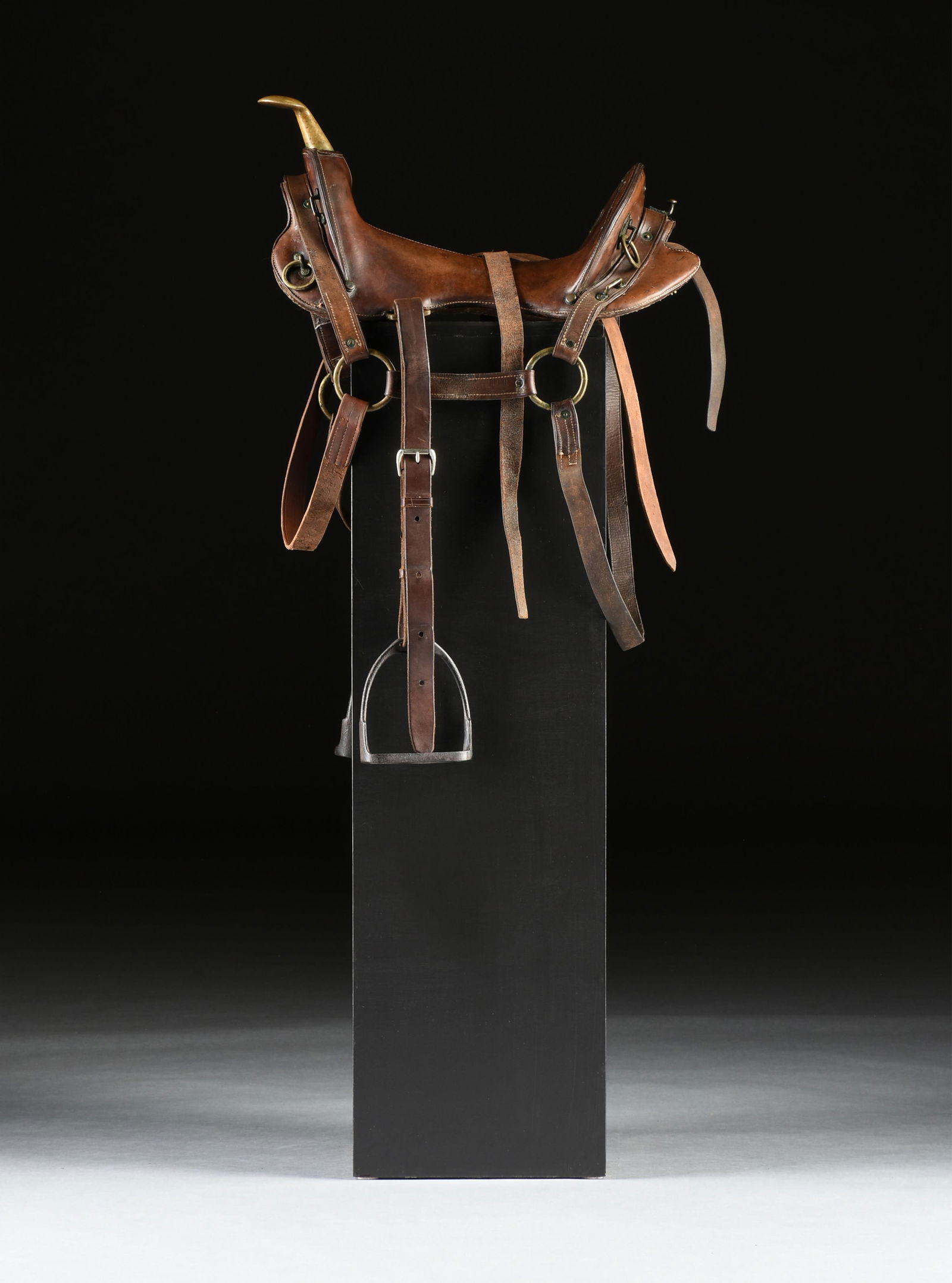 A MCLELLAN STYLE PACKER MULE SADDLE, AMERICAN, CIRCA 1913, (1 of 13)