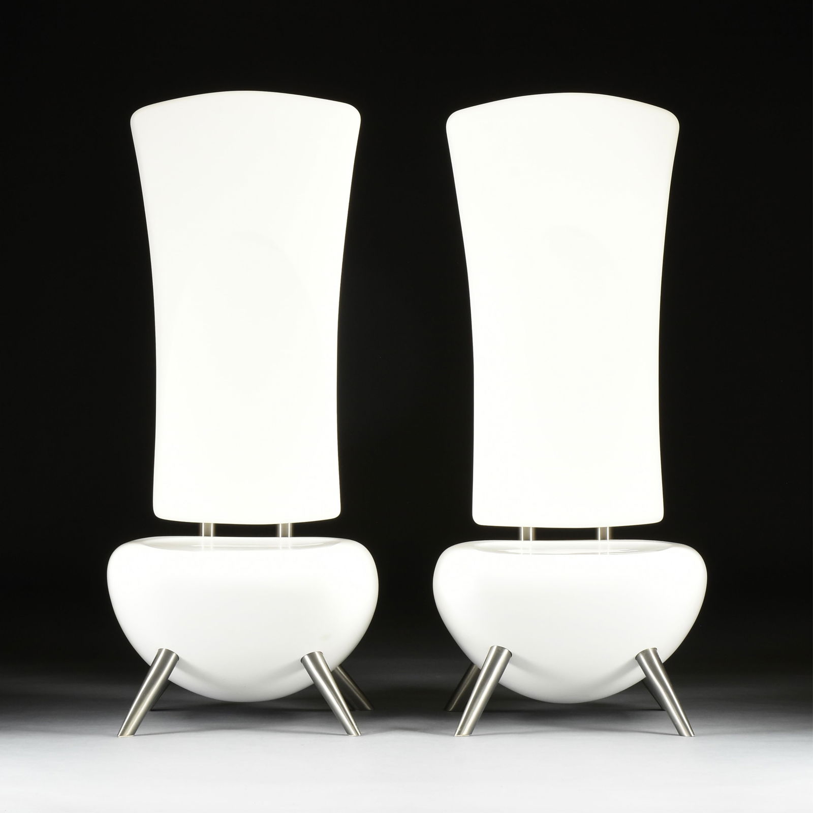 JOHN KNOTT (American/Texas) A PAIR OF CUSTOM WHITE SCULPTURAL CHAIRS, CIRCA 2003, (1 of 9)