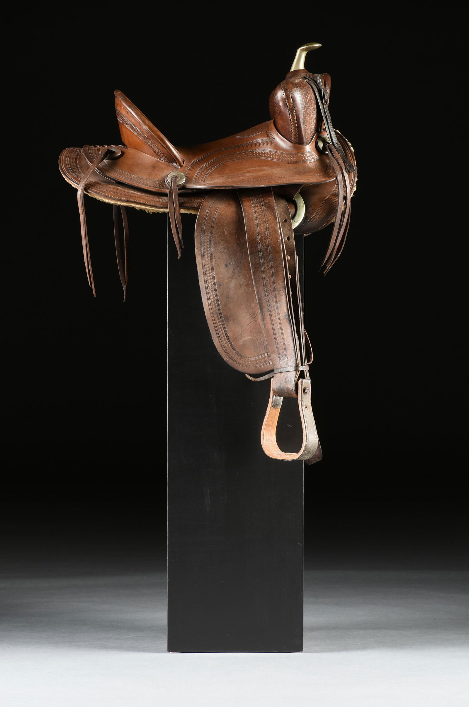 A COLLINS & MORRISON SADDLE, AMERICAN, FIRST HALF OF 20TH CENTURY, (1 of 16)