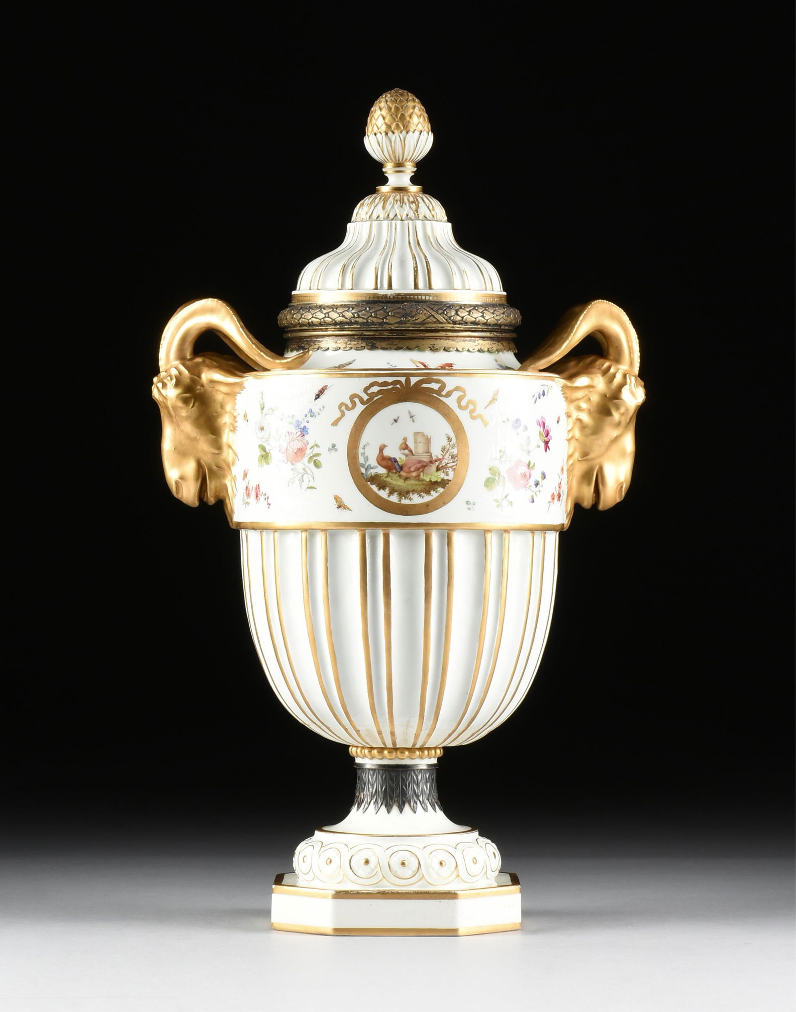 A NEOCLASSICAL STYLE PORCELAIN URN, PROBABLY GERMAN, 19TH/20TH CENTURY, (1 of 12)