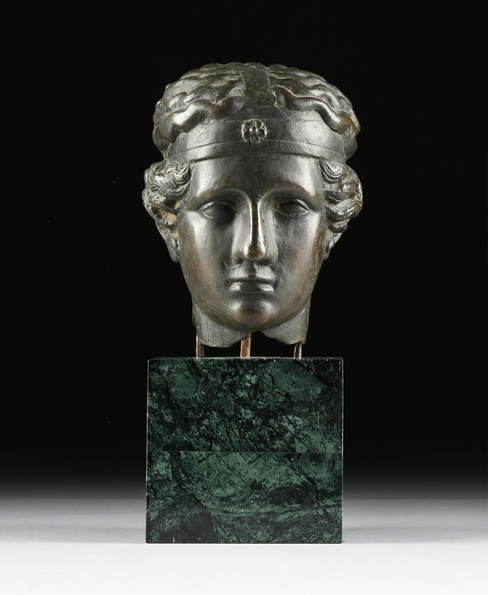 A CLASSICAL STYLE BRONZE HEAD OF A WOMAN, ITALIAN, 19TH CENTURY, (1 of 10)