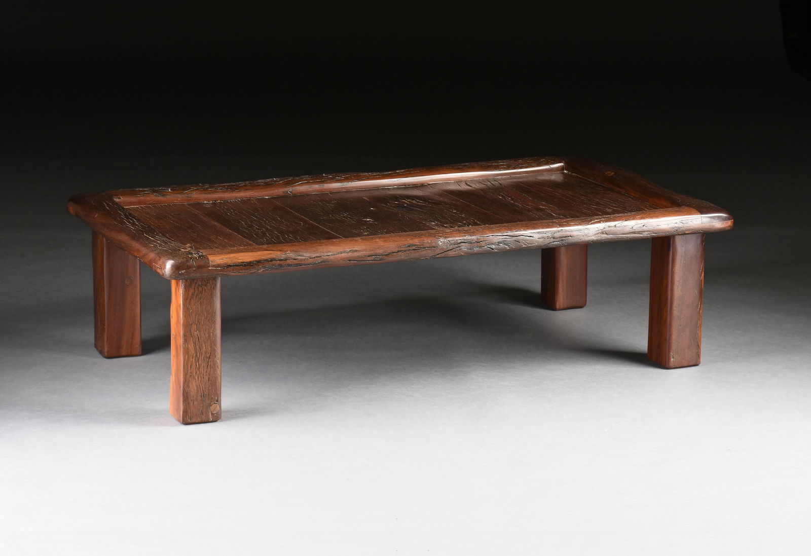 A RUSTIC WOODEN COFFEE TABLE, AMERICAN, 20TH/21ST CENTURY, (1 of 4)