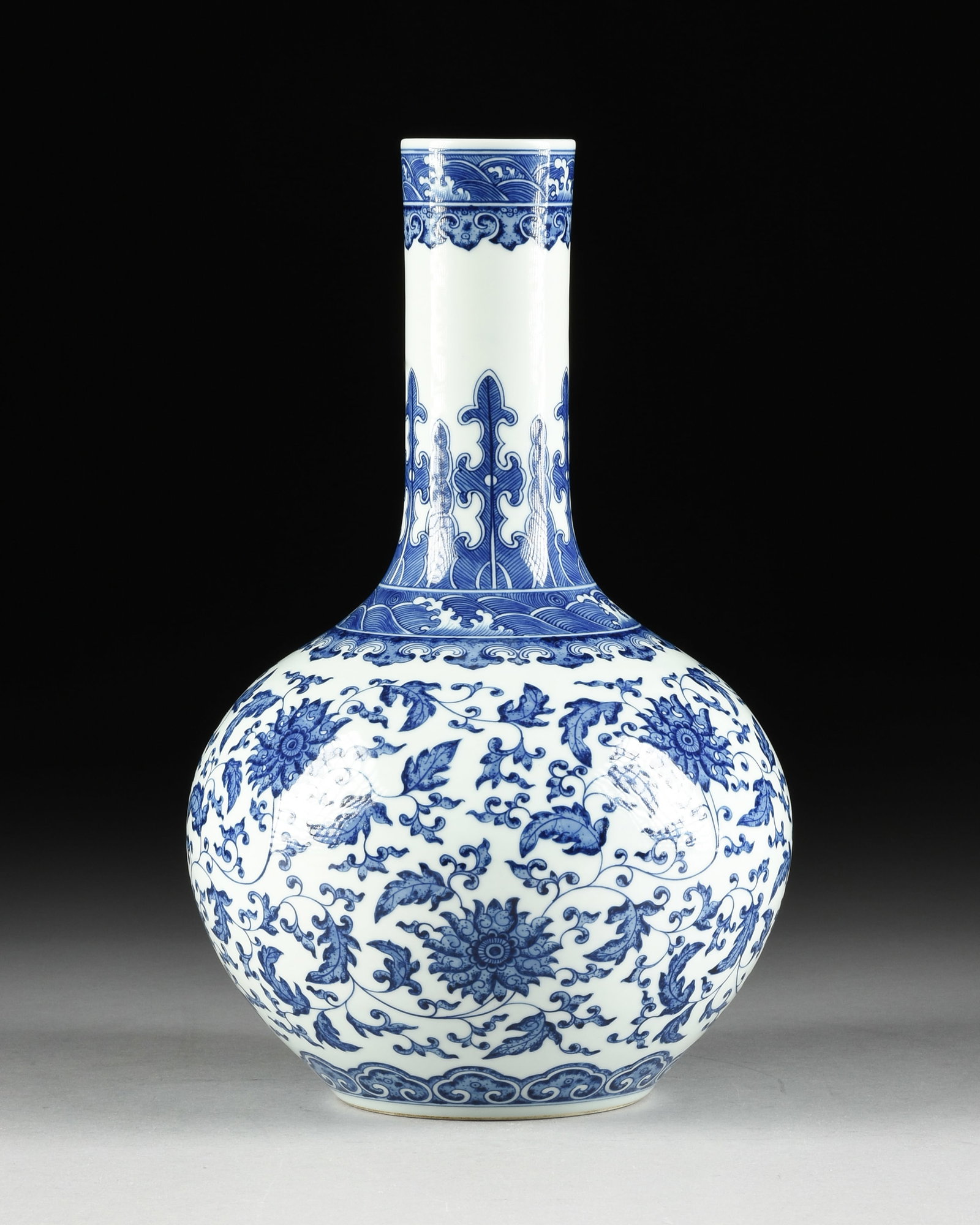 A BLUE AND WHITE GLOBULAR VASE, CHINESE, 20TH CENTURY, (1 of 11)