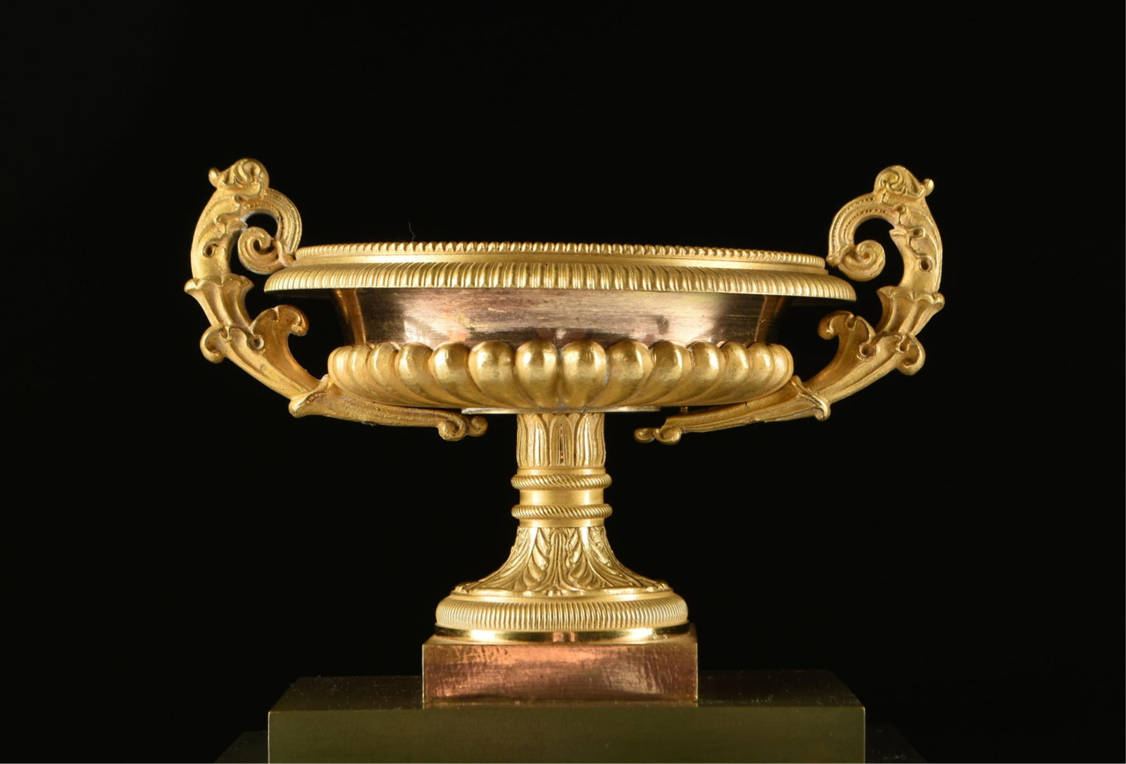 A NEOCLASSICAL BRONZE ORMOLU MANTEL CLOCK, 1820s, - 6